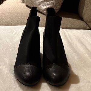 Gentle Souls BNWOT Elegant Black Women's Ankle Bootie 8 1/2